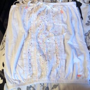 Smoke free house and (s) tank top